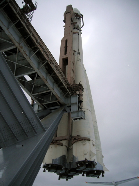 Het luchtvaart gedeelte met een oude raket